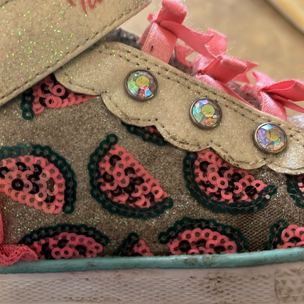 Twinkle Toes - Picture 5 of 6